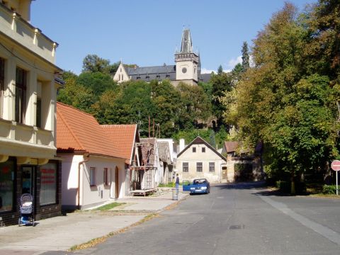 Zámek koupilo město